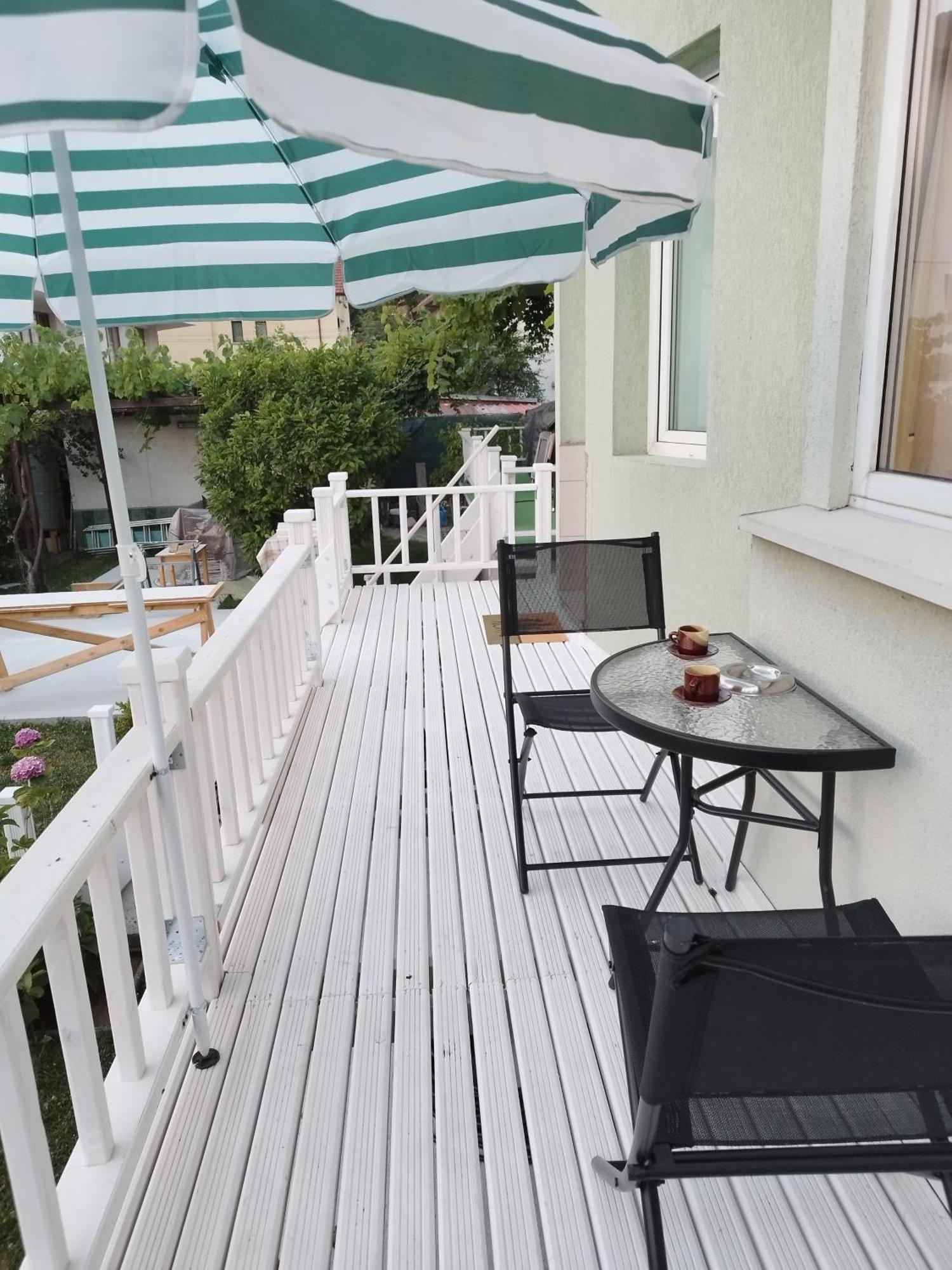 Aleks Guest House ซาโมคอฟ ภายนอก รูปภาพ